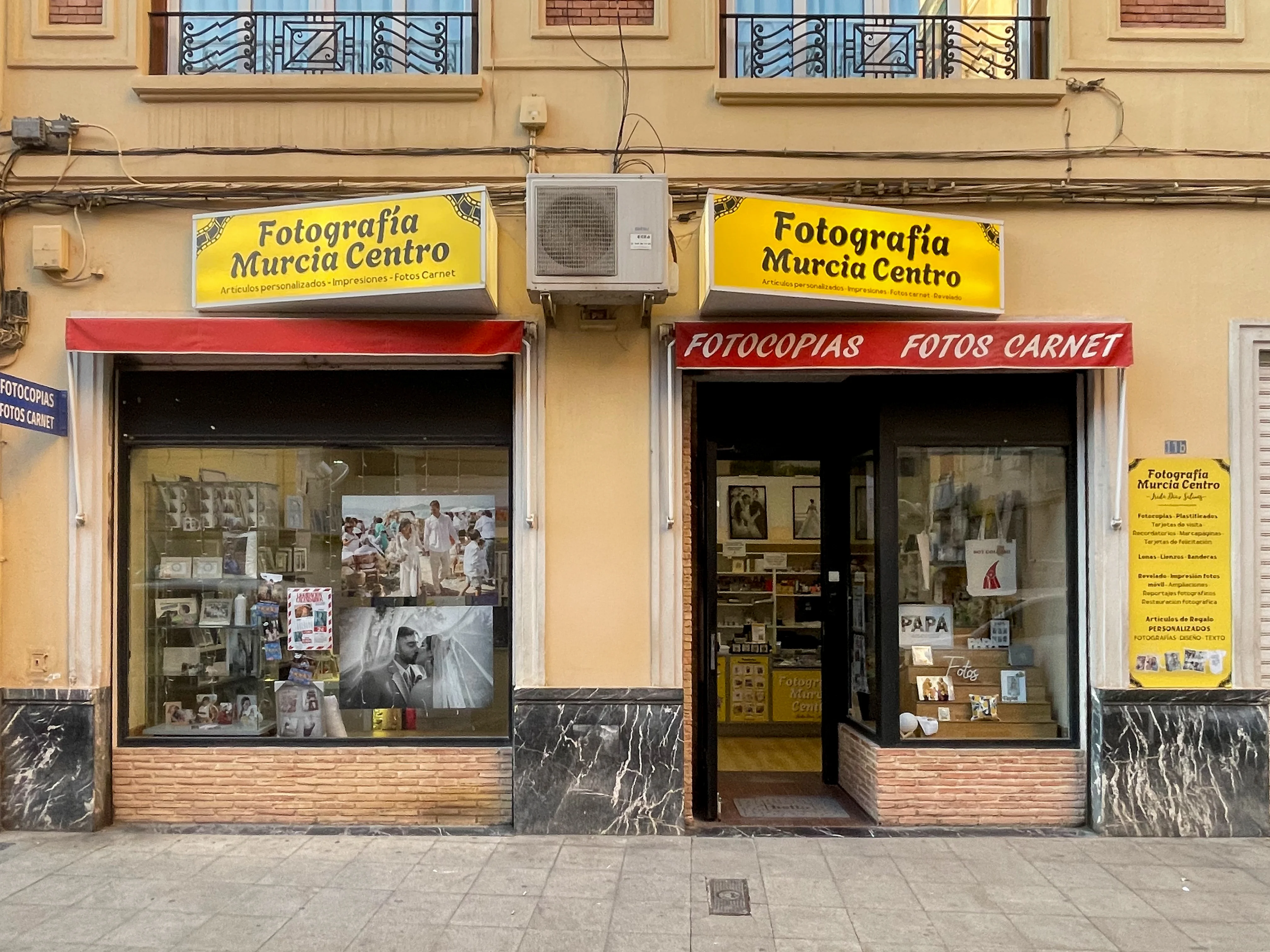 Fachada y servicios de Fotografia Murcia Centro